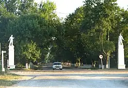 Einfahrt in die Siedlung