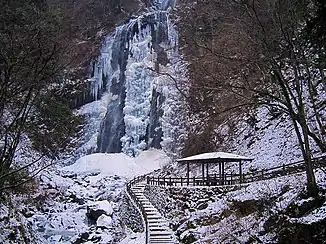 Shirai-Wasserfall im Winter