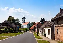 Kirche mit Hauptstraße L35 in Cöthen