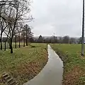Der Almesbach auf seinem untersten Laufabschnitt zwischen Waldnaab und Flutkanal