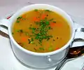 Alt-Wiener Erdäpfelsuppe mit Gemüse und Speck