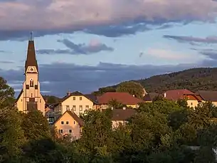 Das Ortszentrum von Westen