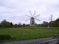 Boyds Windmühle mit acht Flügeln im Park in Middletown (Rhode Island)