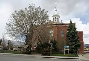 Chaffee County Courthouse and Jail Buildings in Buena Vista (2010). Das 1882 erbaute Courthouse und Gefängnis ist seit September 1979 im NRHP eingetragen.