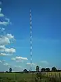 Sendeanlage für 630 kHz, bestehend aus einem 137 Meter hohen Stahlfachwerkmast