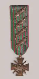 Croix de guerre mit vier Palmenzweigen