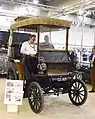 Als Tonneau mit Hecktür von 1899 mit dem britischen Kennzeichen GL 63 auf der Techno-Classica in Essen 2015