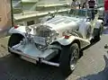 Excalibur Series III Phaeton. Die Anpassungen des Vorder­wagens an die amerikanischen Sicherheits­bestimmungen sind deutlich erkennbar.