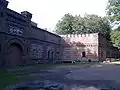 Fort IV, Blick in den teilweise zugeschütteten Kehlgraben