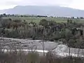 Zusammenfluss von Formone (oben) und Orcia, im Hintergrund der Monte Amiata mit Campiglia d’Orcia