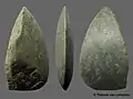 Fragment einer Beilklinge aus Jadeit (Fundort: zwischen Duisburg-Serm und Duisburg-Mündelheim)