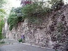 Römische Südmauer, Mühlenbach