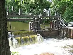 Schleuse, Wehr