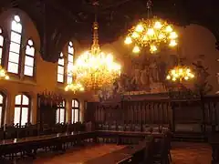 Neues Rathaus München, Kleiner Sitzungssaal des Magistrats mit Wandgemälde „Die Krönung der Monachia – Münchens Aufblühen unter Ludwig I. in Kunst und Wissenschaft“ von Wilhelm Lindenschmit d. J. (1888)