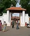 Padmanabhapuram Palast, äußeres Eingangstor zur Straße hin