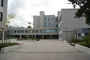 Eingang des Pascal-Gymnasiums