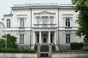 Wielopolski-Residenz an der Prachtstrasse Al. Ujazdowskie