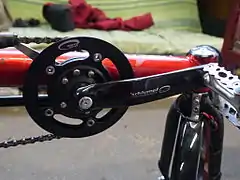 Schlumpf Speed Drive an einem Liegerad, Planetengetriebe-Gehäuse am und hinter dem Kettenblatt