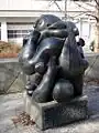 Denkmal für Clemens Brentano, Skulptur mit Figuren aus seinen Märchen, 1981 in der Herzog-Wilhelm-Straße