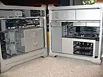 Innenansicht: links Power Mac G5, rechts Mac Pro