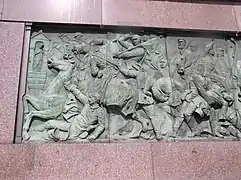 links der böhmische Heilige Johann Nepomuk als Hinweis auf den Schauplatz