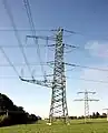 Abzweigmast der Nord-Süd-Leitung für einen 380-kV-Abzweig nach Metzingen. Durch diese Verbindung wurde die Schwarzwaldleitung redundant