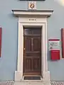 Türgewand Initialen Seybolds und dem Jahr der Einweihung
