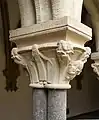 Kapitell im Kreuzgang von St. Matthias in Trier, Mose mit Gesetzestafeln