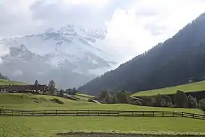 Blick ins Valser Tal zum Tuxer Hauptkamm
