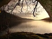 Blick auf Loch Lomond im Dezember