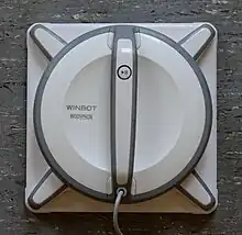 Der ECOVACS Winbot W930 von oben