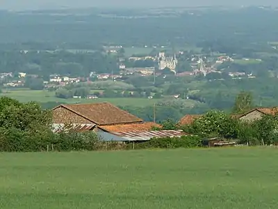 Blick von den westlichen Abhängen auf La Rochefoucauld